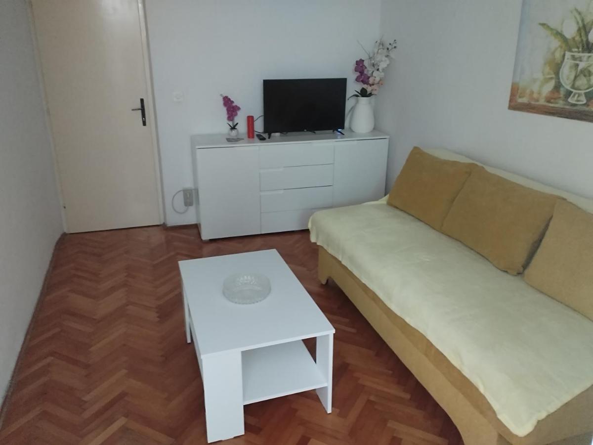 Apartments Piko2 เยลซา ภายนอก รูปภาพ